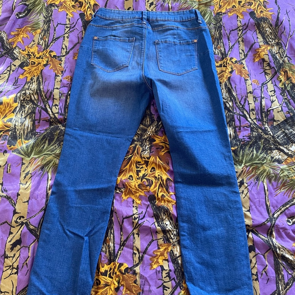 Juniors No Boundaries size 13 pair of High Rise skinny cropped jeans - Picture 2 of 5